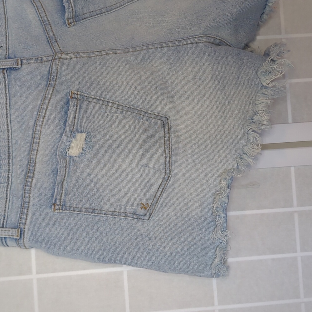 KUT From The Kloth Jane High Rise Women's Distressed Light Blue Denim Shorts - Picture 8 of 10